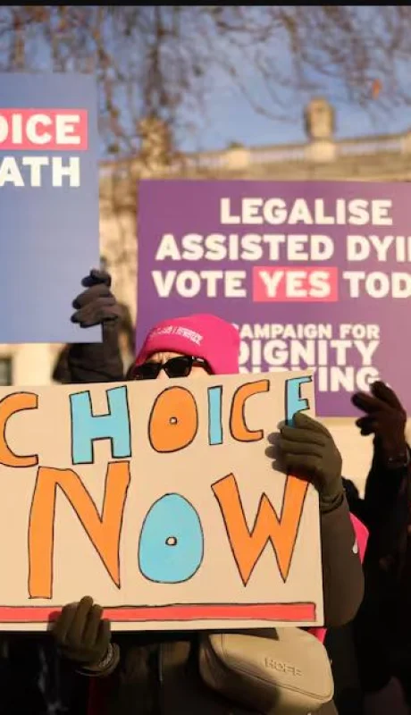 La eutanasia divide posturas en la política y en la sociedad ¿Un homicidio encubierto o un acto de misericordia y comprensión del enfermo?