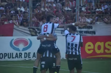 ¡El Lobo se hizo gigante en Tucumán y es finalista por el ascenso!