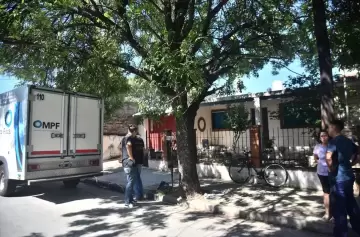 Escuchó ruidos en el patio, disparó con una escopeta y mató a su hijo de 20 años