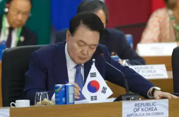 Yoon Suk-yeol se quedó sin apoyo y tuvo que levantar la ley marcial