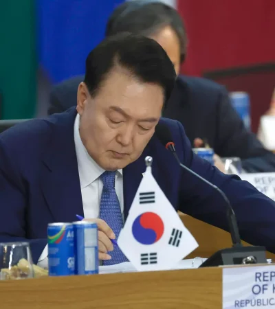 El conservador Yoon Suk-yeol abusó de sus poderes y enfrenta, ahora, un complicado panorama de gobernabilidad.