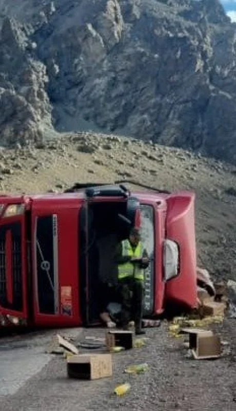 Tragedia en Alta Montaña: tres vidas perdidas en un accidente fatal en la Ruta 60