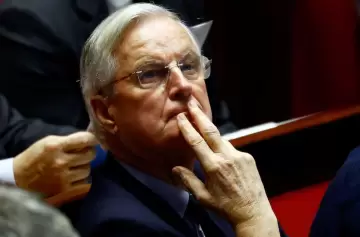 Francia: legisladores opositores ponen punto final al primer ministro de Macron