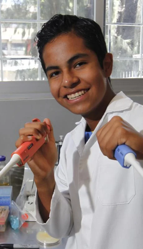 Ian sueña con tener un artículo publicado.