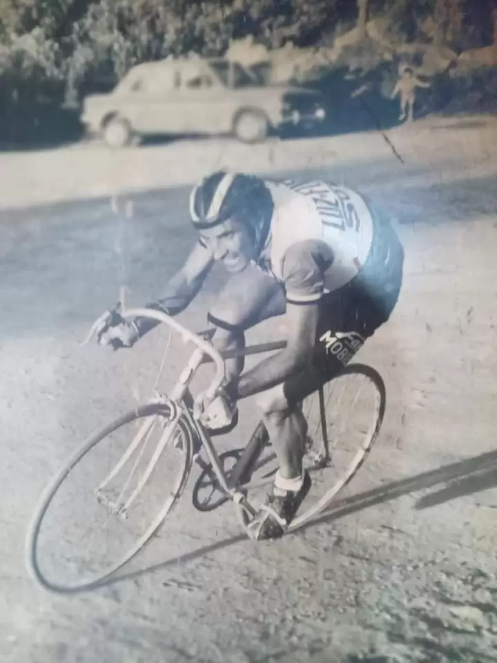 A fuerza de pedal en su juventud