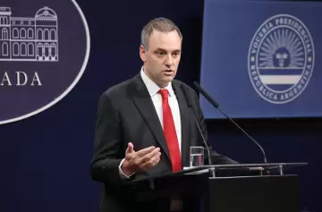 Bajar los decibeles: el Gobierno intenta calmar las cosas con el colectivo LGBTIQ+