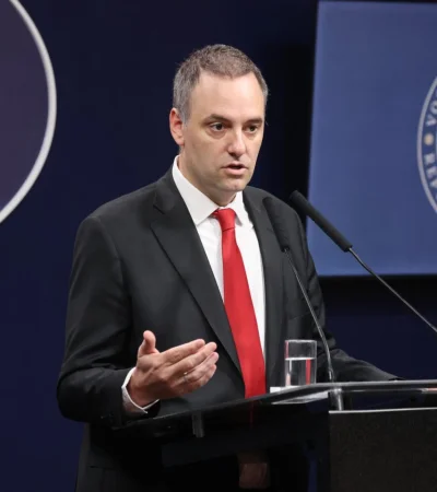 Bajar los decibeles: el Gobierno intenta calmar las cosas con el colectivo LGBTIQ+