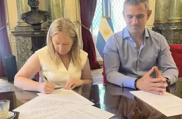 Casado y Menem firman convenio clave para la transparencia legislativa