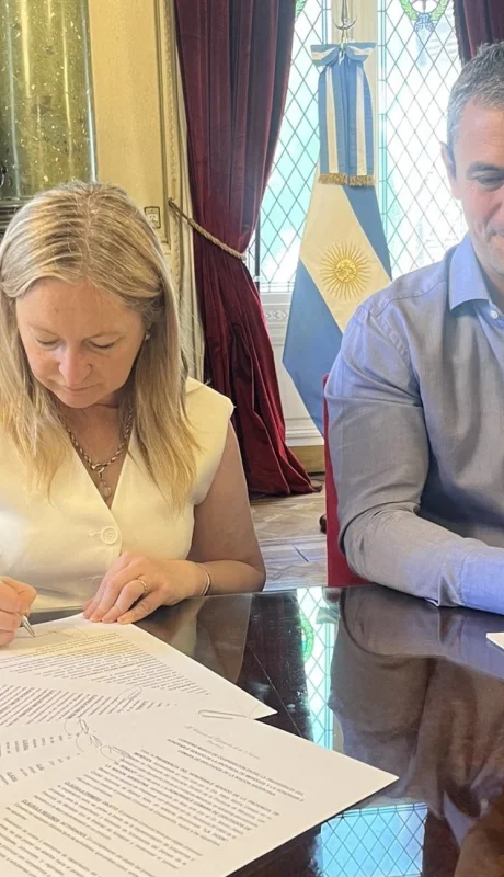 Casado y Menem firman convenio clave para la transparencia legislativa