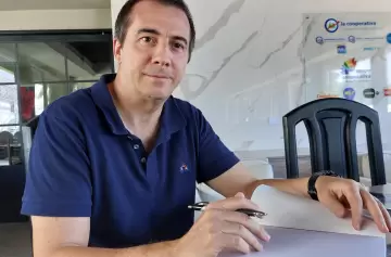 Reconocen a Luis Magnaghi por su libro a favor de las personas con discapacidad