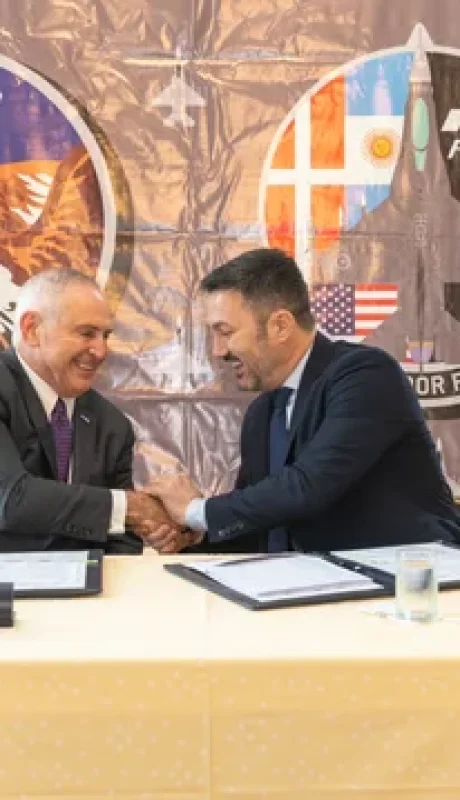 La firma del acuerdo bilateral garantiza el uso a plena capacidad del sistema de armas F-16 para la Fuerza Aérea Argentina.