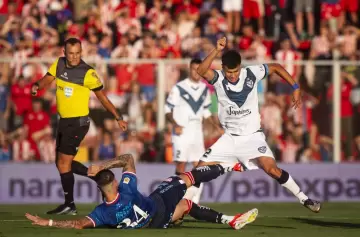 Vélez tuvo un paso en falso y el campeonato está al rojo vivo