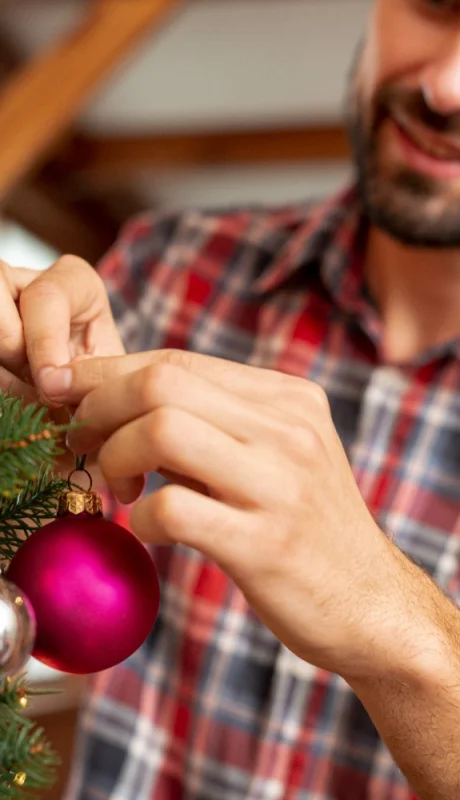 Historia y espiritualidad: lo que no sabías del árbol de Navidad y el pesebre