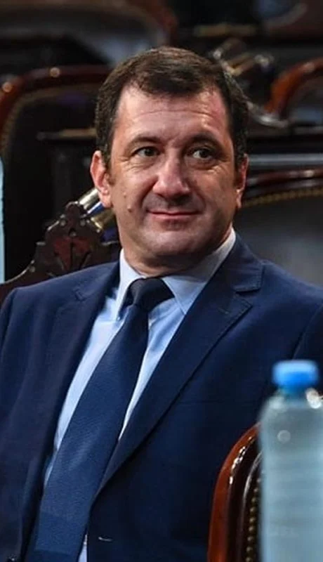 El senador Edgardo Kueider.