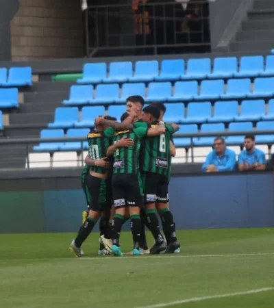 El festejo del primer gol del Verdinegro
