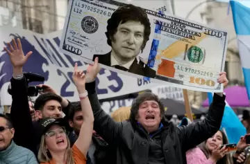 Un año de Milei: ¿qué pasó con la dolarización, el cepo y el cierre del Banco Central?