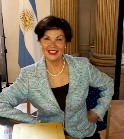 La empresaria acuña una distinción del Congreso Nacional por su trayectoria en el ámbito del comercio internacional y las relaciones multinacionales.