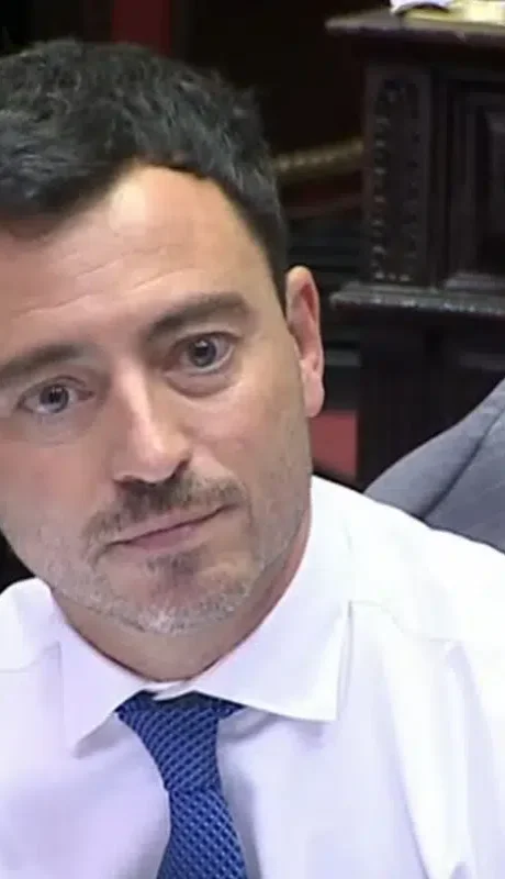 "El gobernador, como rostro del kirchnerismo, nos salió a todos los argentinos algo más de 40 mil millones de dólares" (R. de Loredo)