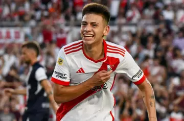 Pep Guardiola recibe con los brazos abiertos al Diablito Echeverri