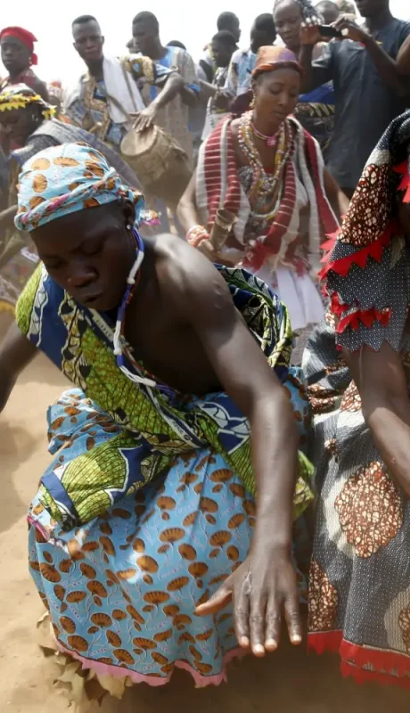 El vudú es una práctica llena de misterio y un líder pandillero decidió culpar a un grupo de creyentes.
