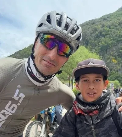 Mateo junto a Lionel Scaloni, en noviembre de 2024.