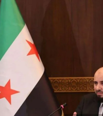 El primer ministro interino quiere mostrar una imagen internacional más perfilada hacia la calma después del derrocamiento.