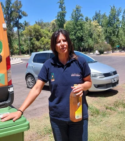 Los aceites vegetales que se venden en los supermercados y almacenes son contaminantes del ambiente. (S. Brasigliano)