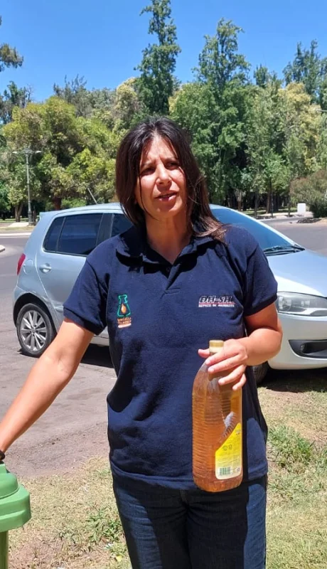 Los aceites vegetales que se venden en los supermercados y almacenes son contaminantes del ambiente. (S. Brasigliano)