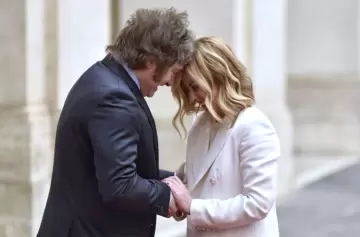 Milei viaja a Italia con el propósito de reunirse otra vez con Giorgia Meloni