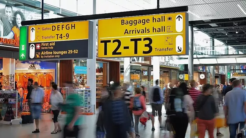 El Espacio no es solamente para tránsito terrestre. Implica también el paso marítimo y aéreo.