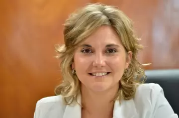 Quién es la nueva reemplazante del expulsado Kueider