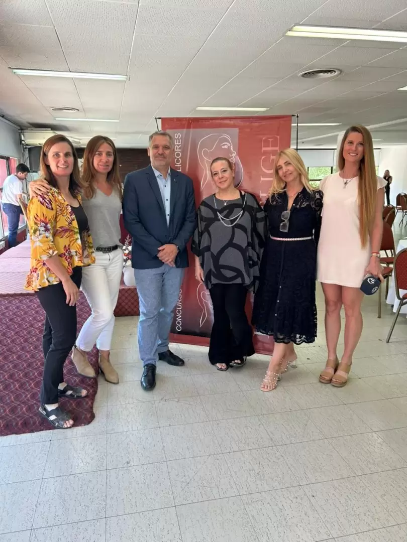 Leonardo Castellani, el creador del certámen junto a reconocidas periodistas de Mendoza/