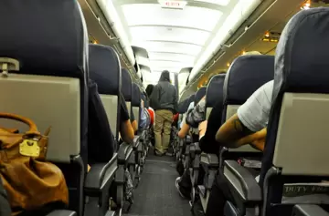 Publican una aterradora imagen captada durante un vuelo y se vuelve viral