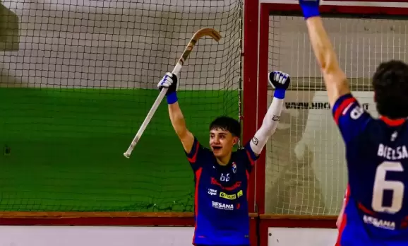 "El Pintita", en otro de sus festejos, esta vez en el Monza de Italia.