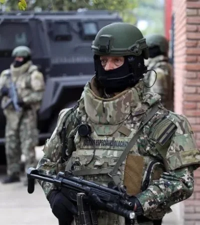 El gendarme argentino secuestrado y el acoso a la embajada genera fuerte rechazo internacional.