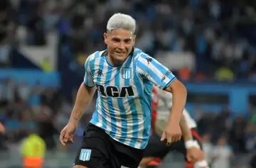 Racing superó a River que no pudo asegurar fase de grupos en Libertadores