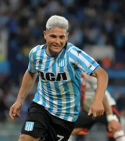 Racing superó a River que no pudo asegurar fase de grupos en Libertadores