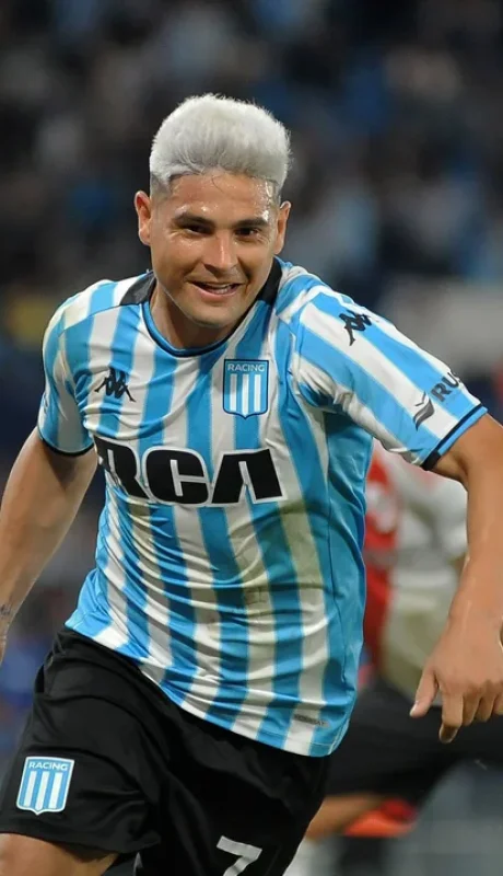 Racing superó a River que no pudo asegurar fase de grupos en Libertadores