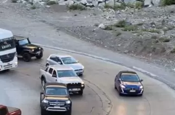 ¡Imprudentes al volante! Conductores desafían la seguridad en Los Caracoles chilenos