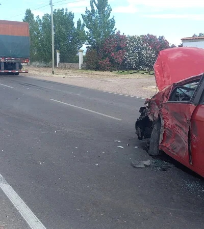 Impactante colisión en Maipú: un cruce de carril dejó a un joven en estado crítico