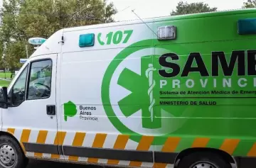 Retiro: el polígono de la Armada fue evacuado por un incendio y volcó una ambulancia