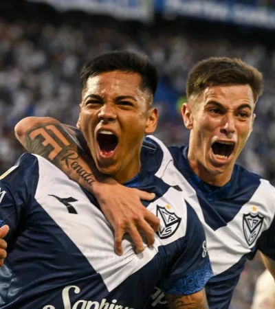 El festejo de Aquino luego de marcar su gol