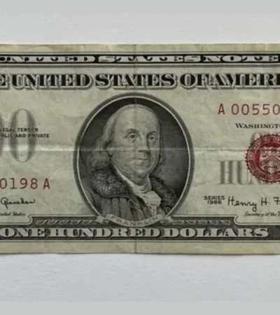 La Reserva Federal anunció la salida de circulación de los billetes de 100 dólares emitidos hasta 1969/