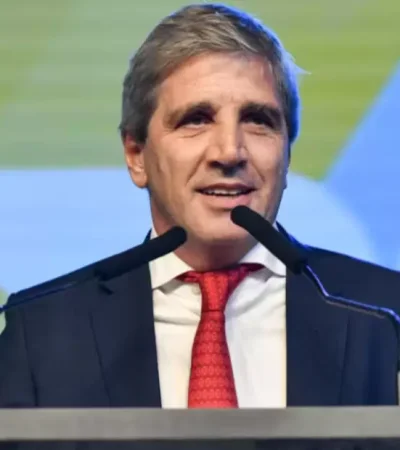 Luis Caputo explicó los ejes del plan económico libertario para el 2025.