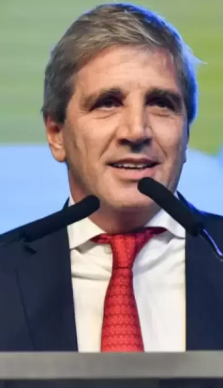 Luis Caputo explicó los ejes del plan económico libertario para el 2025.