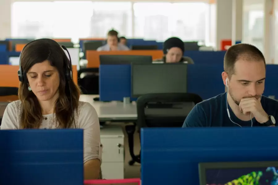 Los servicios captan empleo