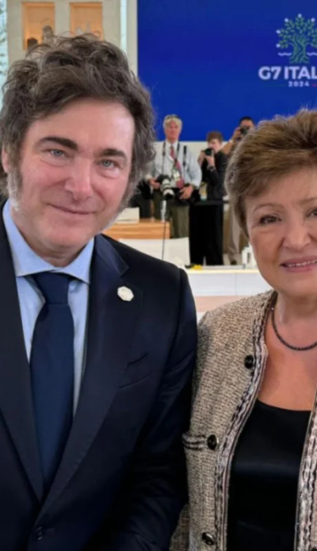 El mandatario argentino junto a la directora del Fondo Monetario. (foto: web)