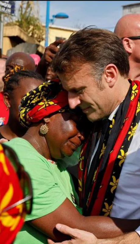 Macron recibió fuertes reclamos de los angustiados habitantes de la distante isla en el Océano Índico.