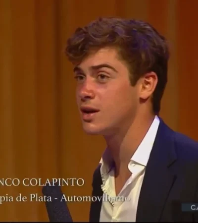 Colapinto realizó una "broma cruel" a la conductora del evento.