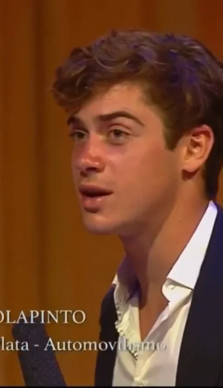 Colapinto realizó una "broma cruel" a la conductora del evento.